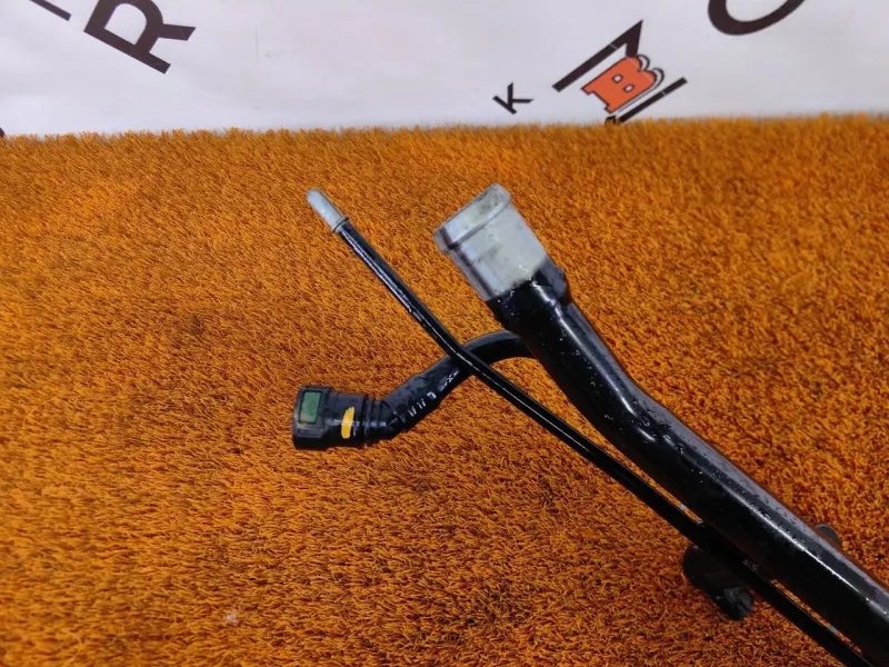 Горловина топливного бака