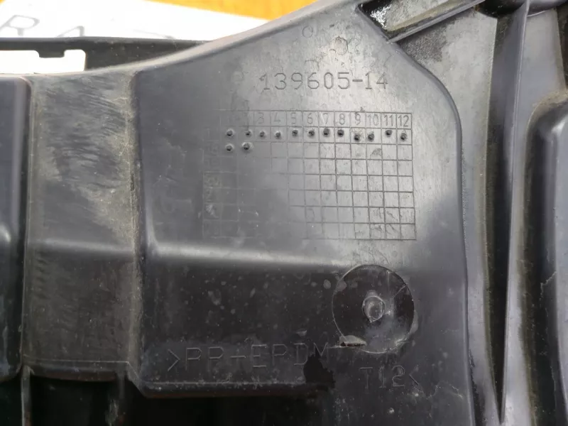 Крепление бампера BMW X3 2018 13960514 G01 B47, переднее правое