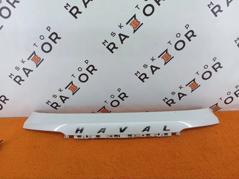 Накладка крышки багажника