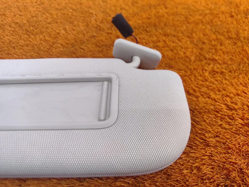 Козырек солнцезащитный