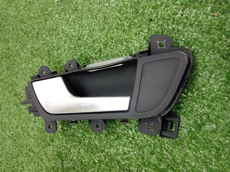 Ручка двери внутренняя Audi A4 2009 8K0839019 B8, задняя левая