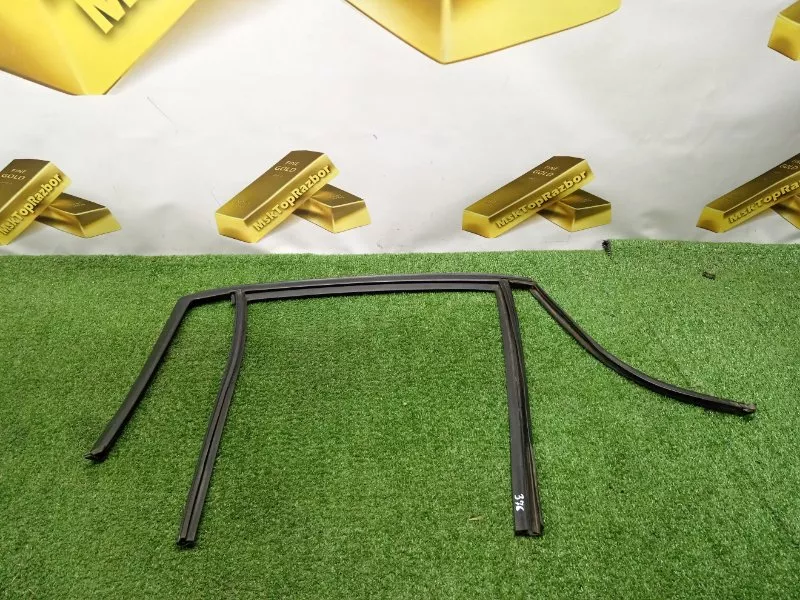 Уплотнитель стекла двери