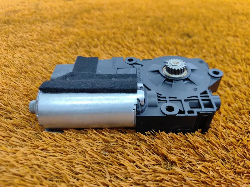 Моторчик люка