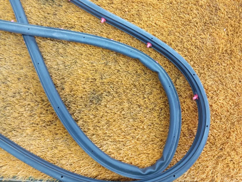 Уплотнитель двери