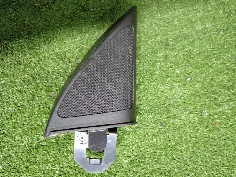 Накладка крепления зеркала