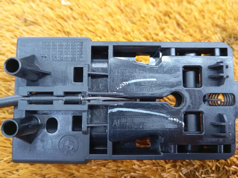 Ручка откидывания заднего сиденья