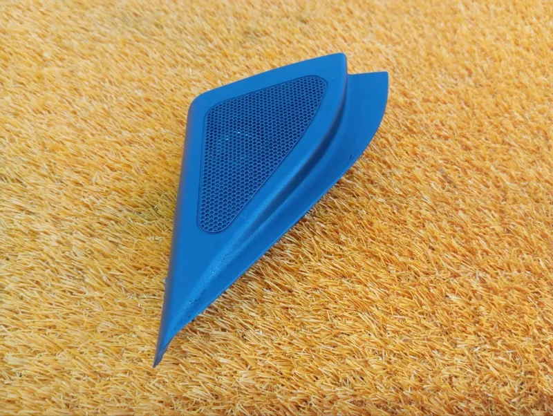 Уголок двери