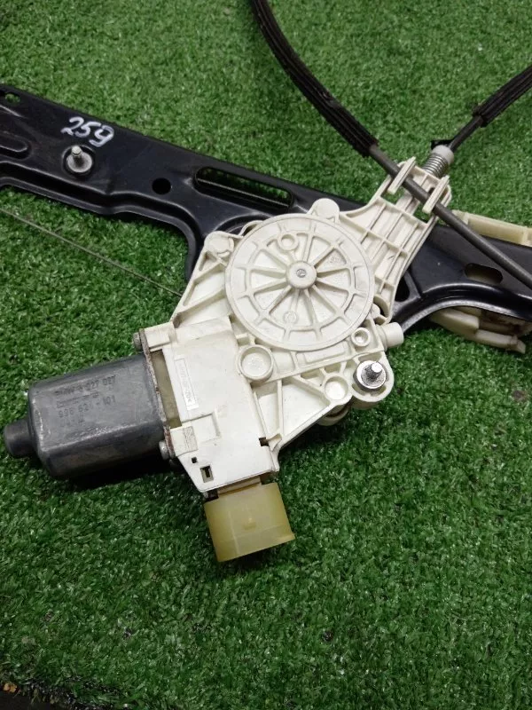 Стеклоподъемник BMW 1-Series 2004 51337138465 E87, передний левый