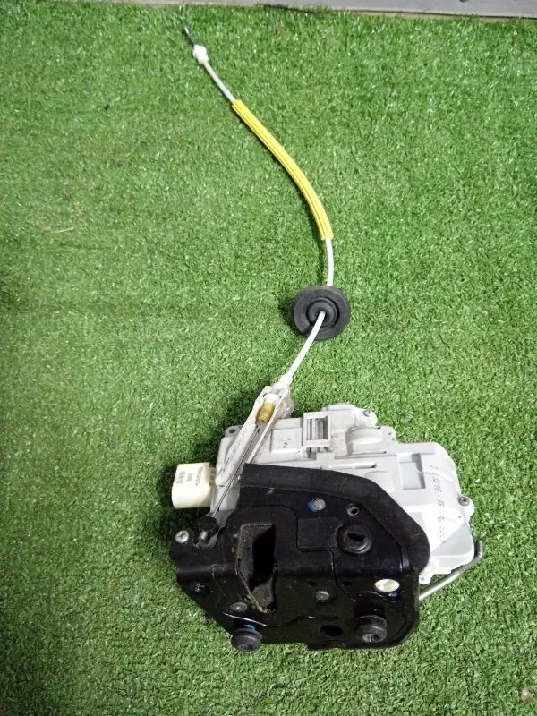 Замок двери Audi A4 2007 8E0839016AA B7, задний правый