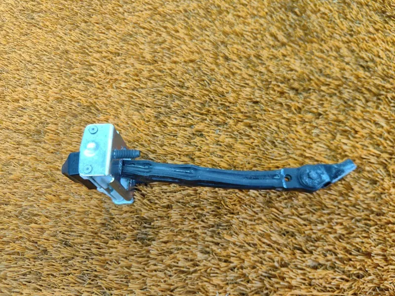 Ограничитель двери