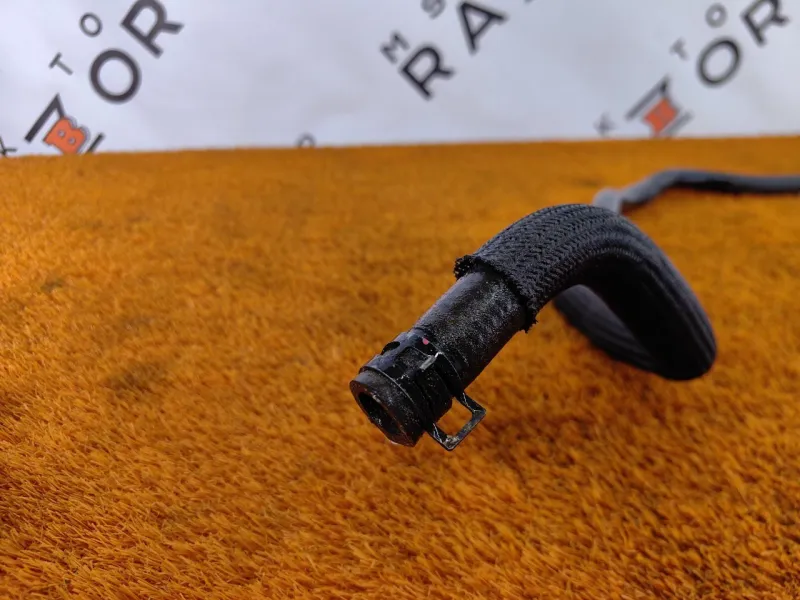 Патрубок системы охлаждения