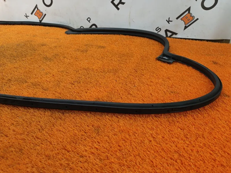 Уплотнитель двери