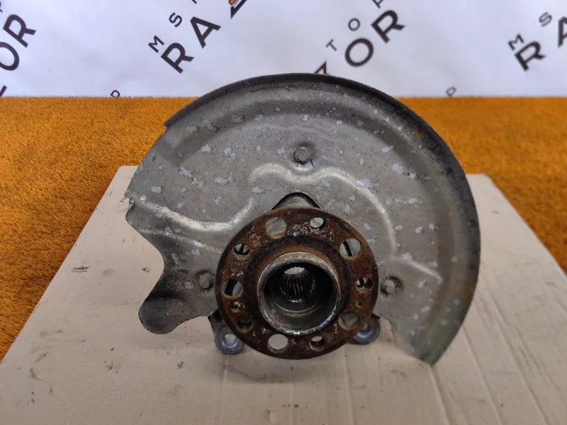 Кулак поворотный