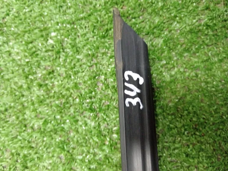 Уплотнитель стекла двери