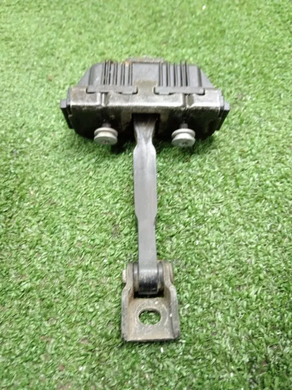 Ограничитель двери