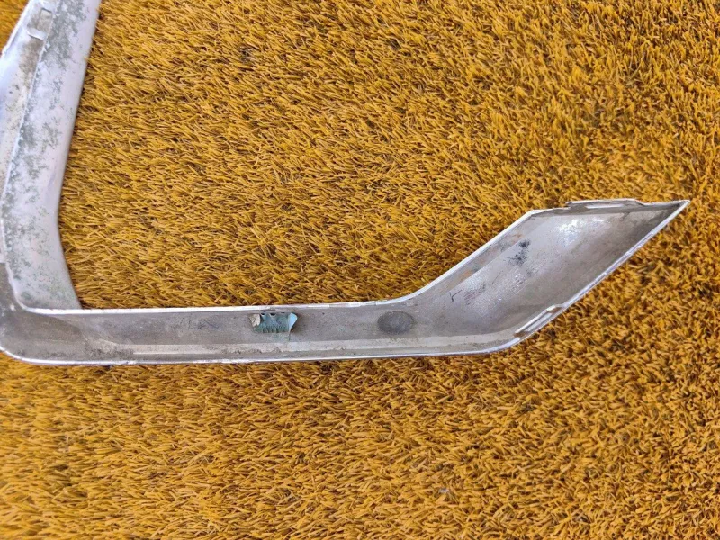 Молдинг бампера