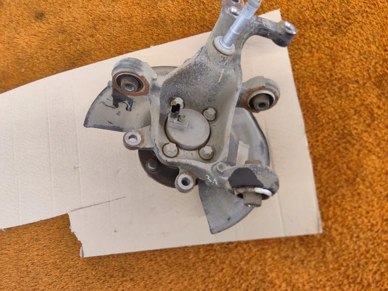 Кулак поворотный