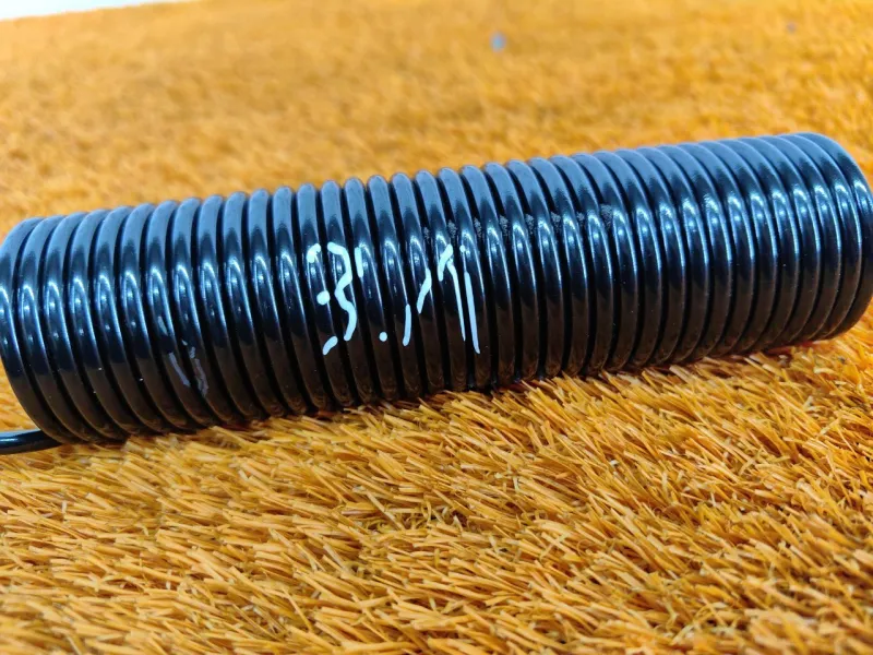 Пружина крышки багажника