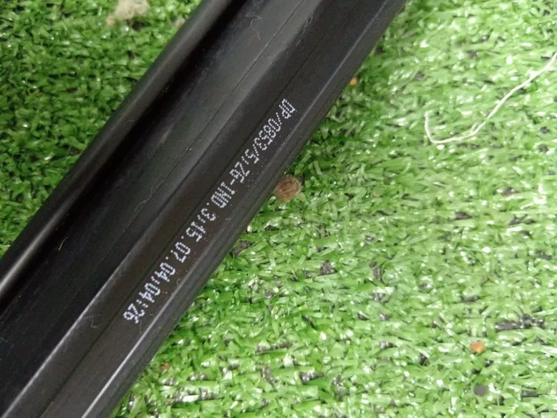 Уплотнитель стекла двери