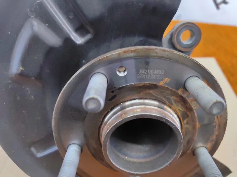 Кулак поворотный