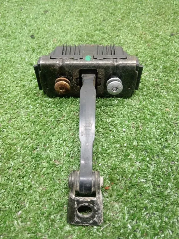 Ограничитель двери