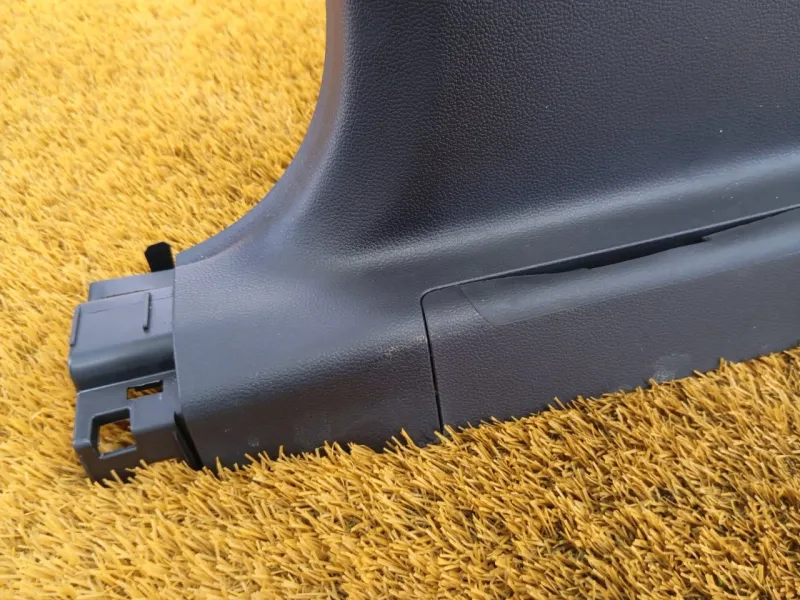 Обшивка центральной стойки