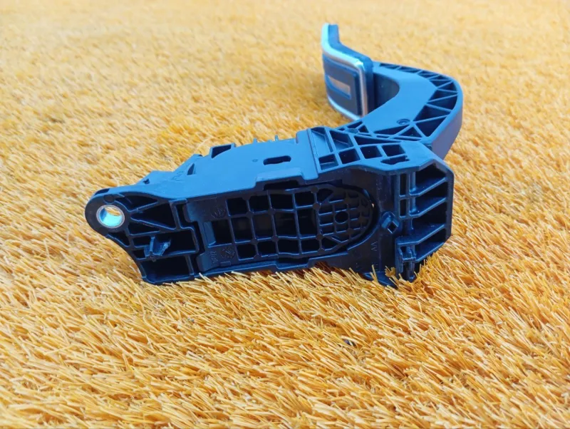 Педаль газа