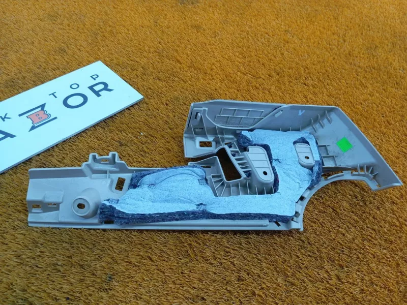 Обшивка багажника