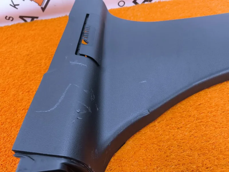 Обшивка центральной стойки