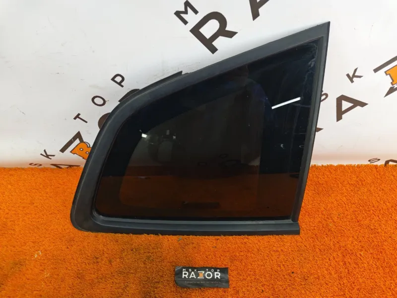 Стекло кузовное глухое