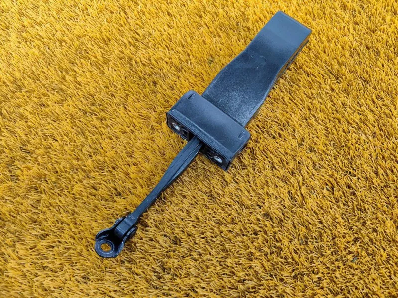 Ограничитель двери