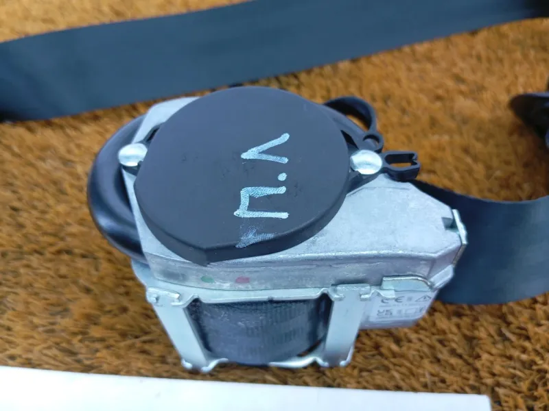 Ремень безопасности