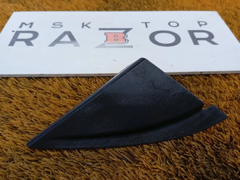 Уголок двери