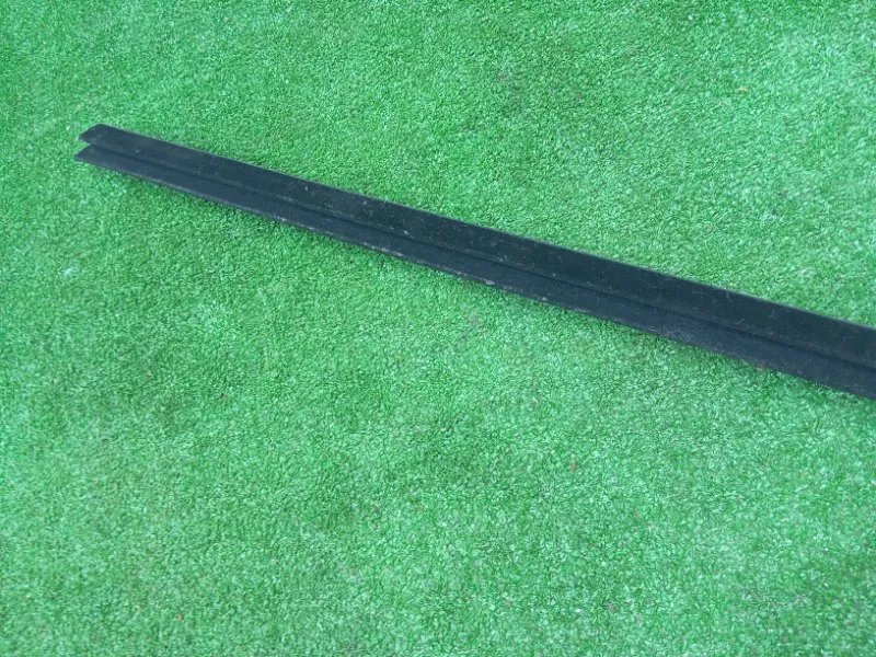 Уплотнитель стекла двери