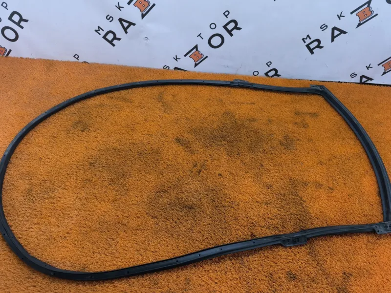 Уплотнитель двери