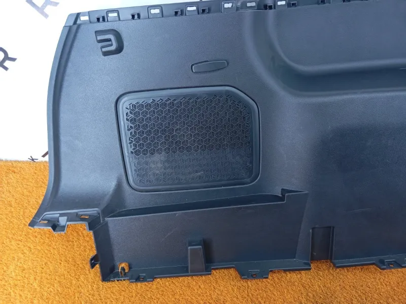 Обшивка багажника