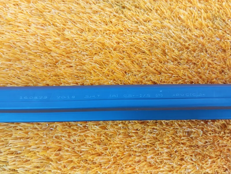 Уплотнитель стекла двери