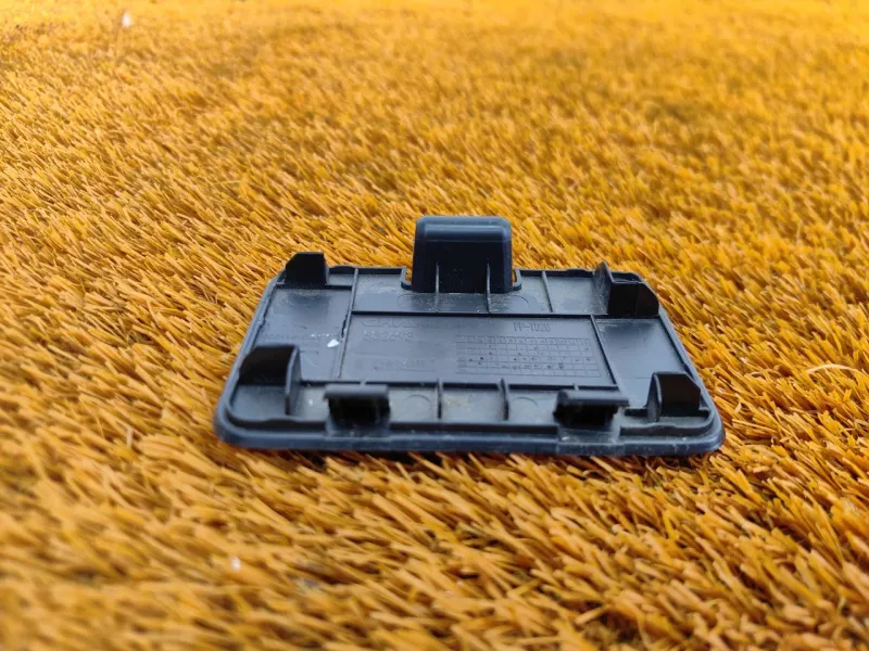 Обшивка двери багажника