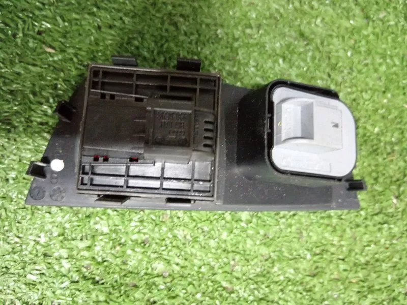 Блок стеклоподъемников Audi A1 2012 8X0959851A 1 CAXA 47536, передний левый