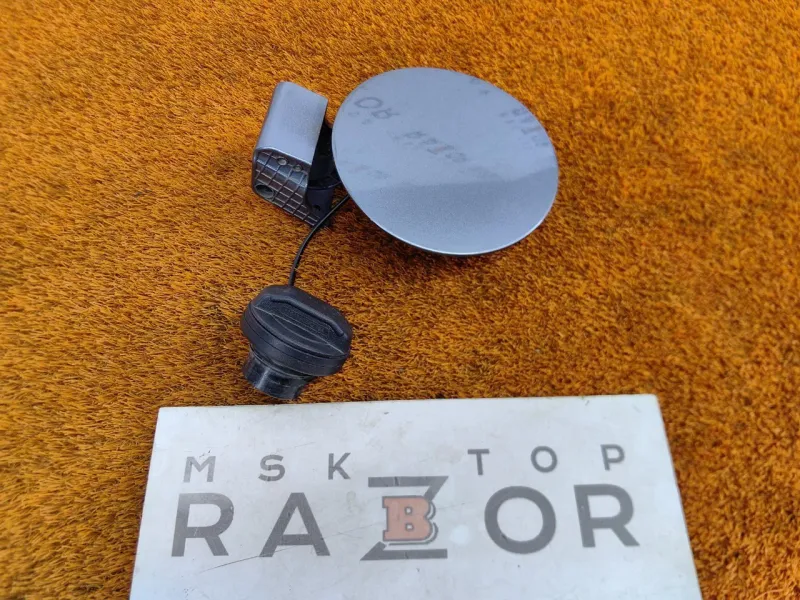 Лючок Бензобака