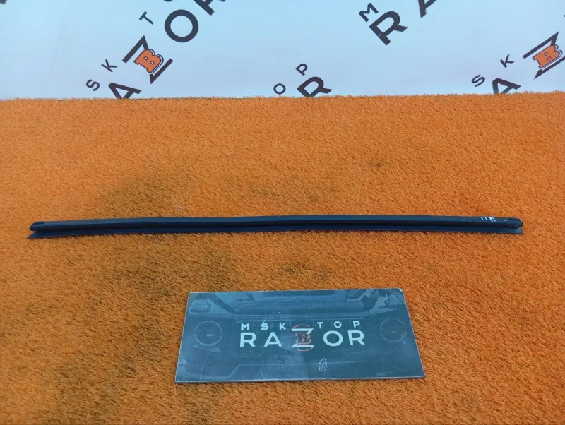 Уплотнитель стекла двери