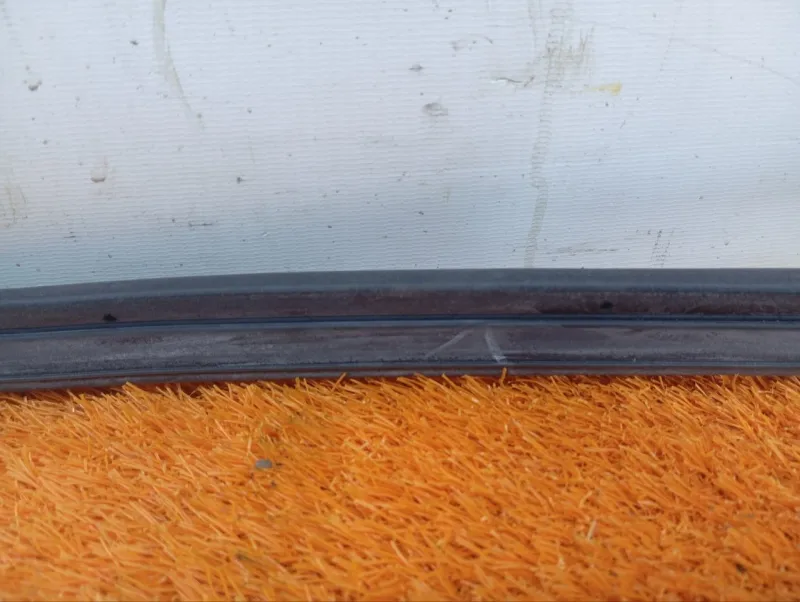 Уплотнитель двери