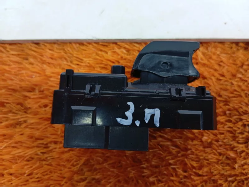 Кнопка стеклоподъемника