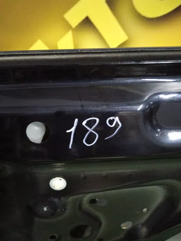 Дверь Audi A4 2009 8K0831052J B8, передняя правая