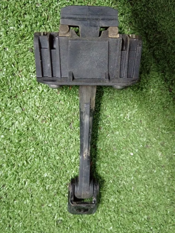 Ограничитель двери