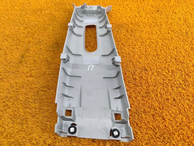 Обшивка центральной стойки