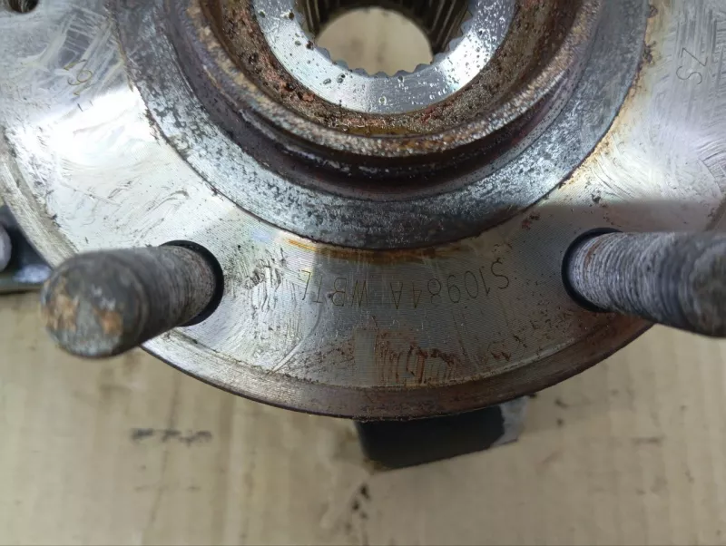 Кулак поворотный