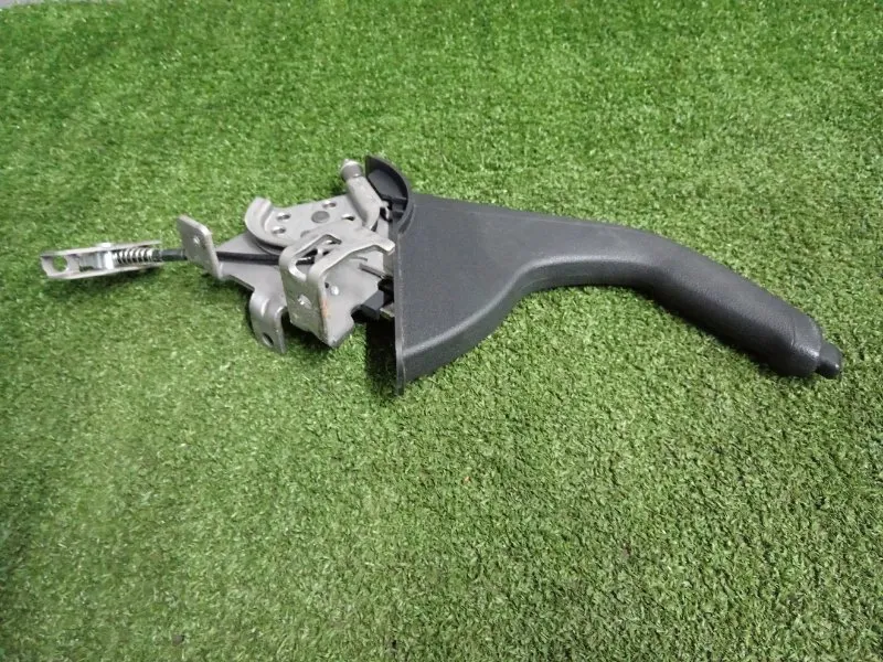 Рычаг стояночного тормоза