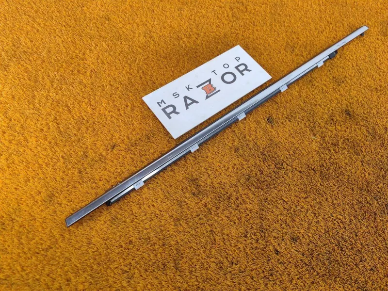 Уплотнитель стекла двери