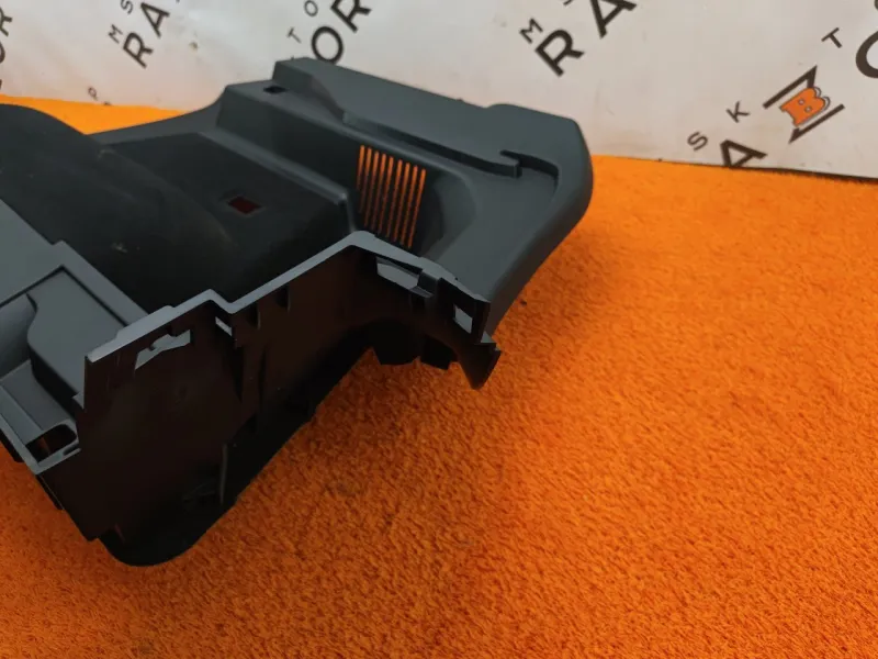 Обшивка багажника